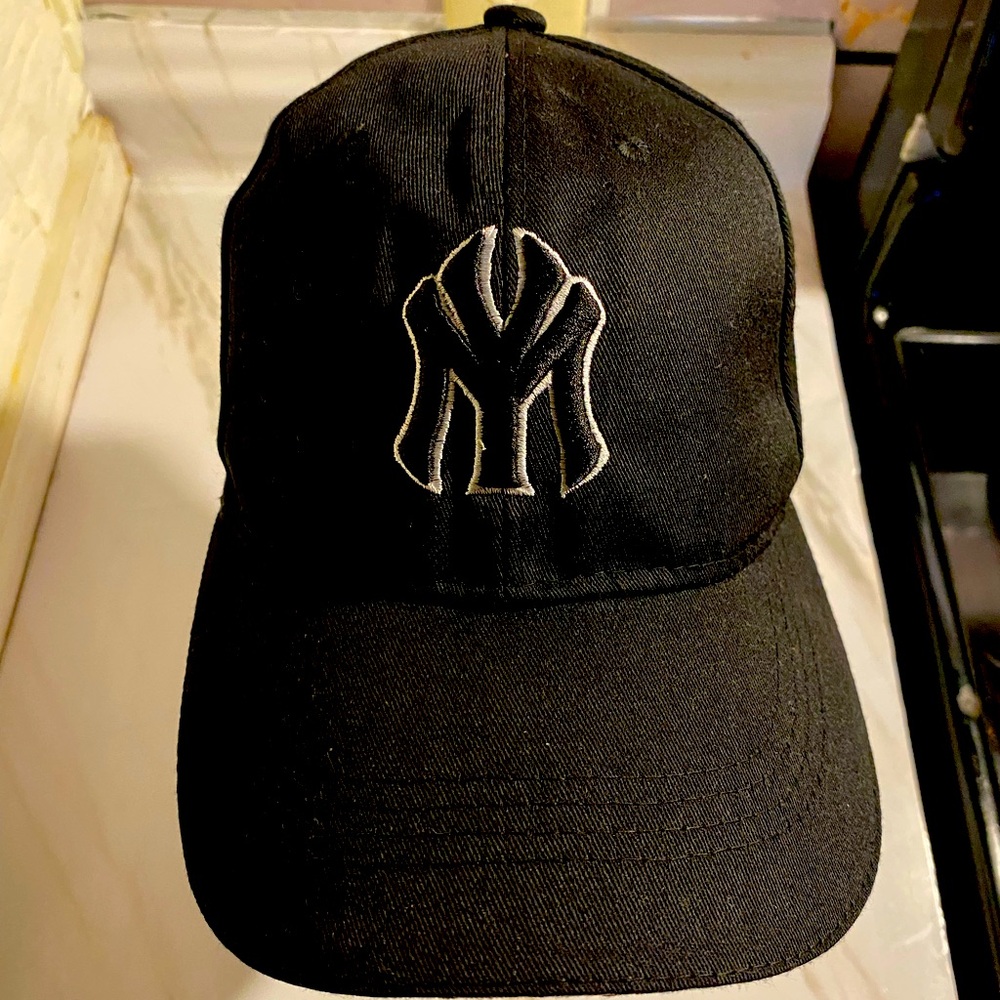 2016 New York Yankees black and white hat